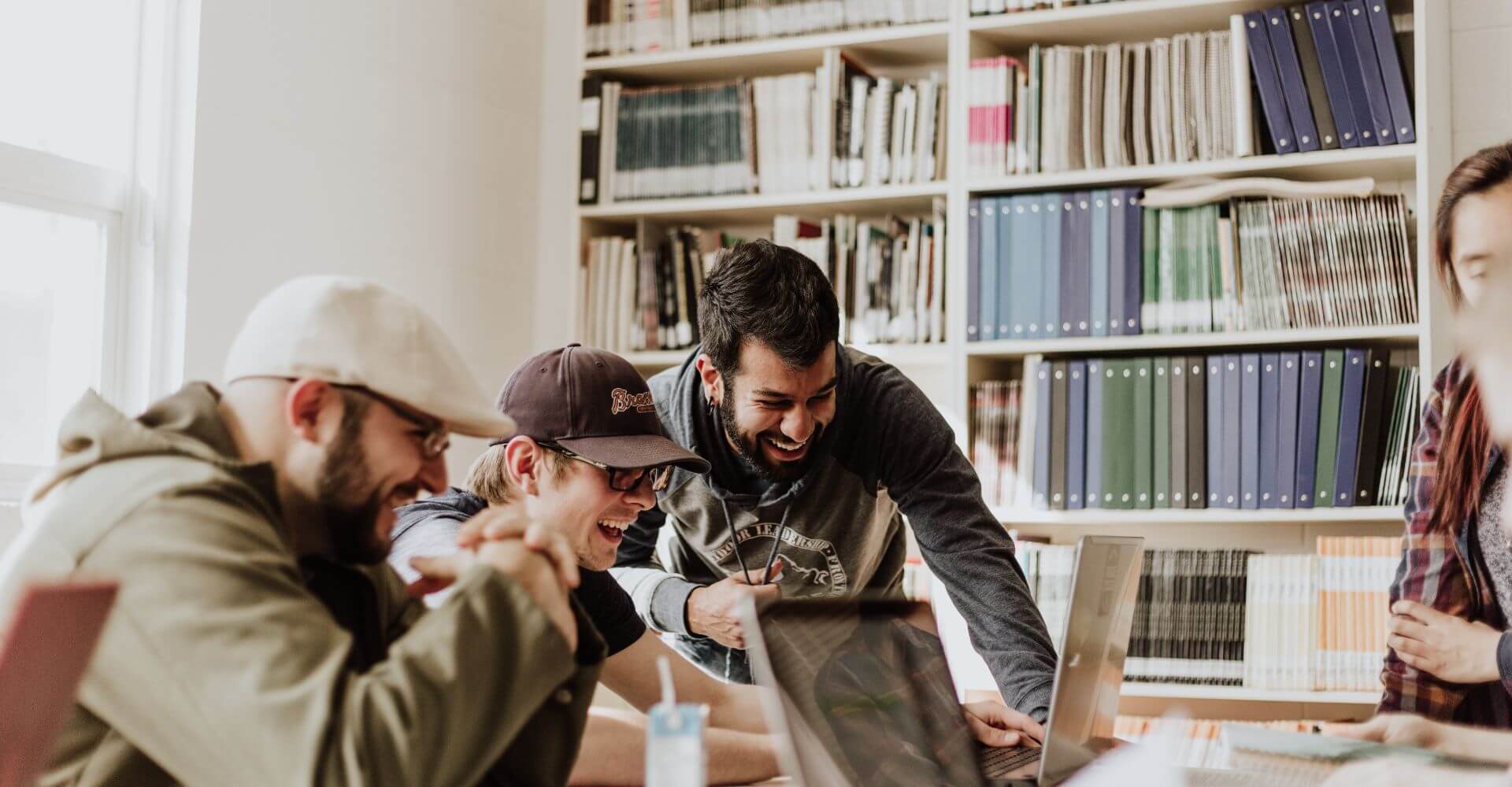 The Master Program in Smart Healthcare Management aims to recruit international students. Students arrive with different backgrounds and different levels of expertise to broaden the thinking of outstanding talents from other countries and to further facilitate innovative research.